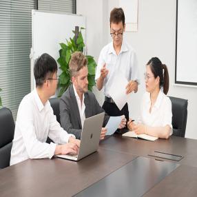 Mums ir spēcīga pētniecības un izstrādes komanda, un mēs varam izstrādāt un ražot produktus atbilstoši