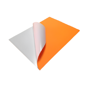 Pašlīmējošā papīra radošie lietojumi un priekšrocības ikdienā